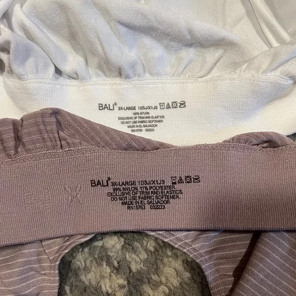 Bundle of Women’s Sports Bras - Picture 5 of 6